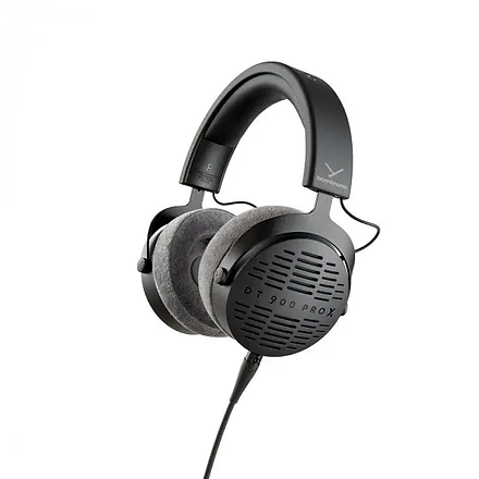 beyerdynamic-dt-900-pro-x-perspective.webp