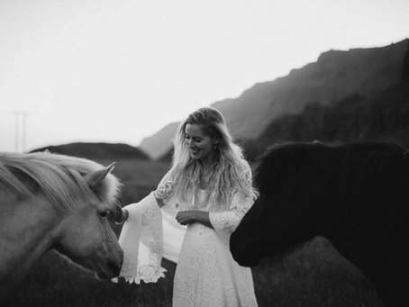 Bride with ponies
