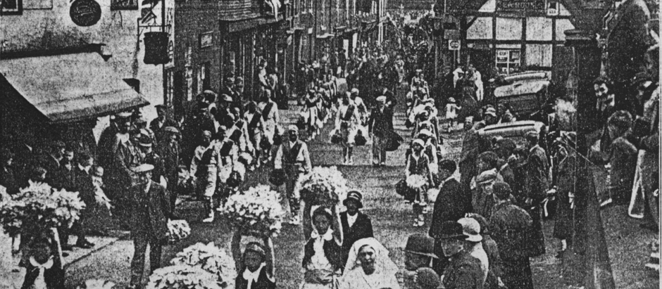 A Good Day Out at Knutsford May Day 1936