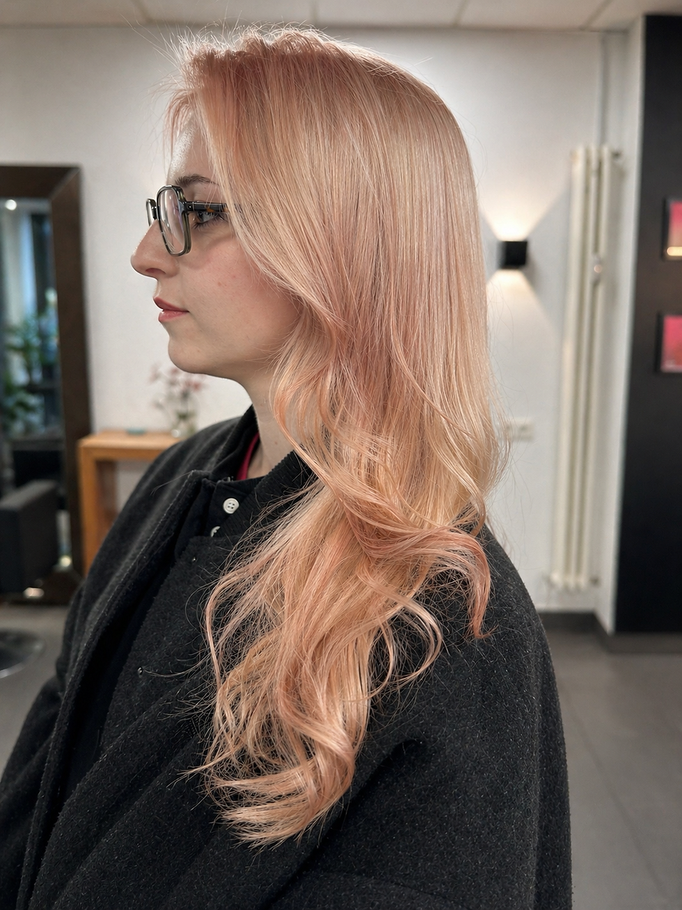 BLOND.
