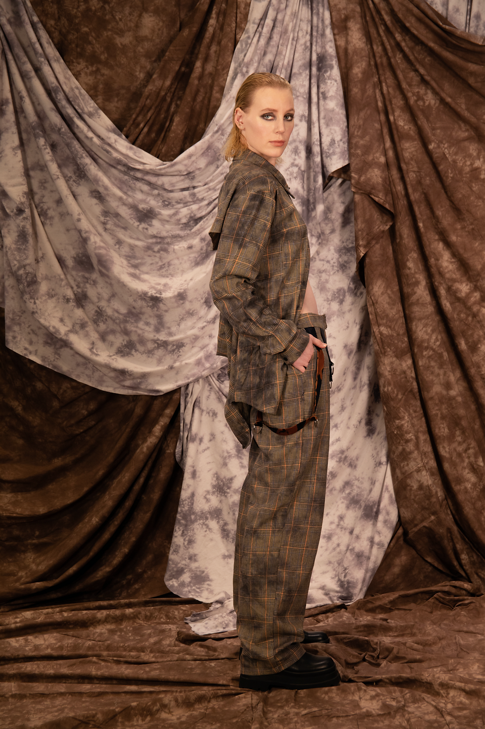 Thumbnail: OPEN BACK SHIRT - HAND DYED HOUNDSTOOTH PLAID - RIGHT SIDE POSE