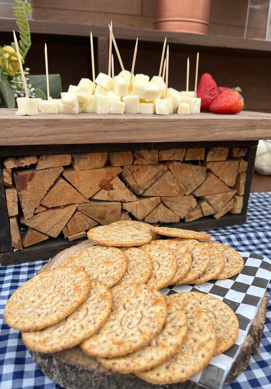 Quesos y galletas