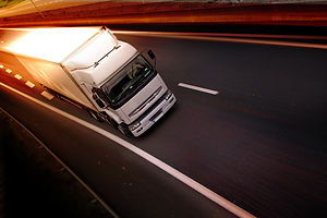 Trucks_Roads_White_444169.jpg