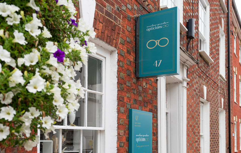 Anstee Proctor Exterior image
