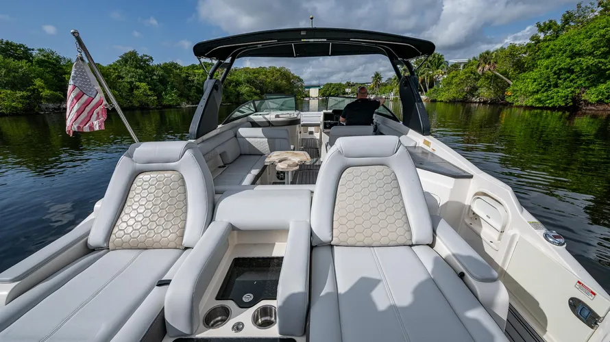 2022 Sea Ray SDX 290