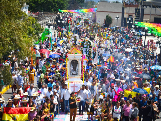 Huaquechula honra su tradición de la Santa Cruz