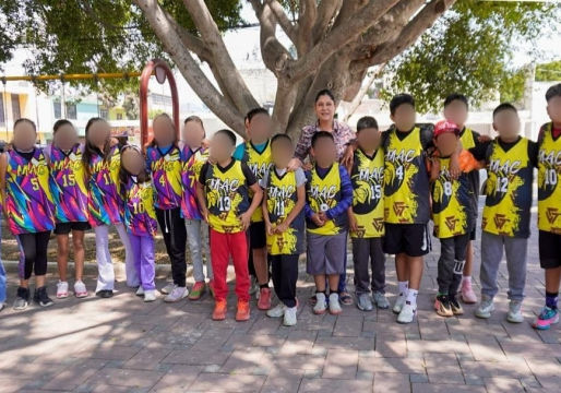 Talento Tehuacanero en la duela: Ana Lilia Tepole impulsa al equipo de básquetbol de la Primaria Manuel Ávila Camacho