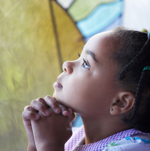 Little girl praying