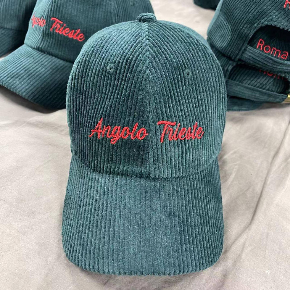 Cappello in velluto verde