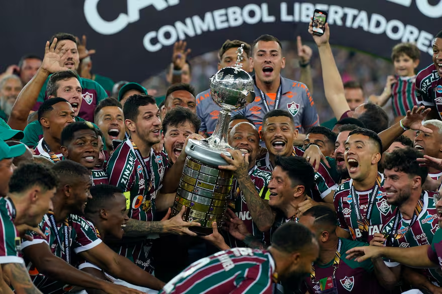 Fluminense y su recordado triunfo histórico en el estadio Maracaná, ganando su primera Libertadores y, a su vez, su primer título internacional.