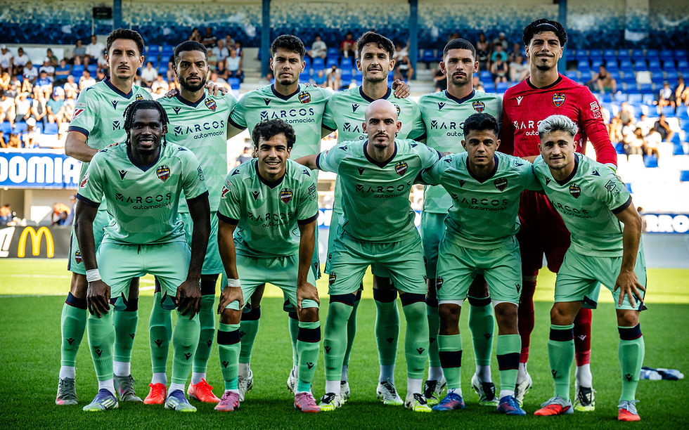 Once inicial frente al Auxerre / Levante UD (X)