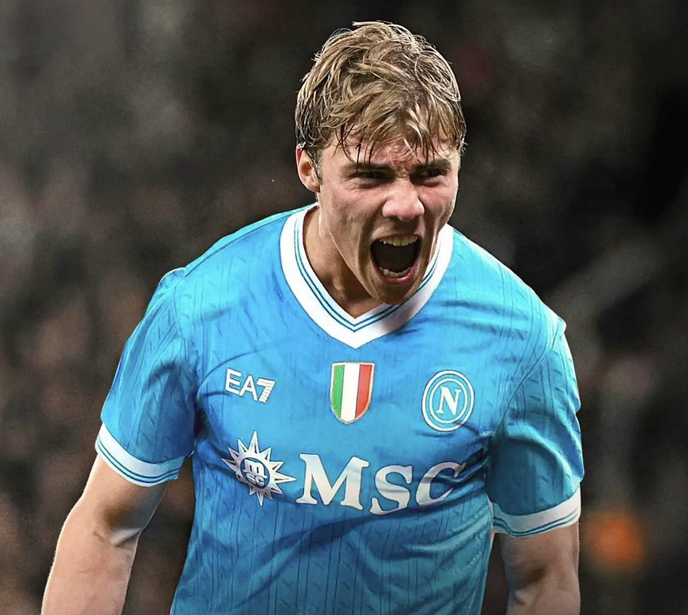 El Napoli como Antonio Conte están presionando para que se concrete lo antes posible.
