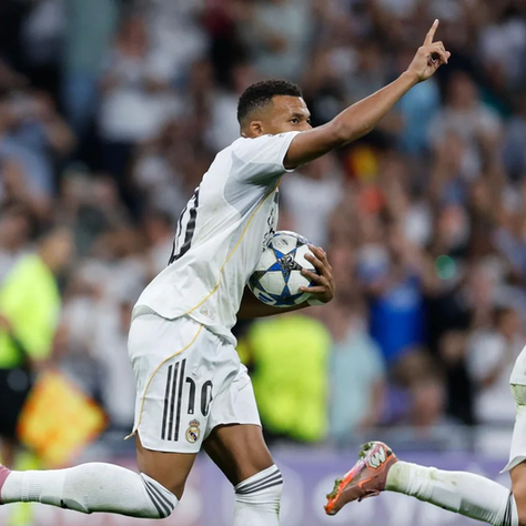 Mbappé rescata al Madrid con un doblete de penalti ante el Marsella (2-1)