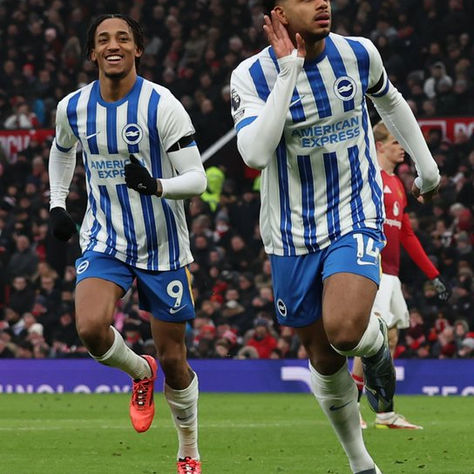 Las gaviotas hunden más al United en Old Trafford.