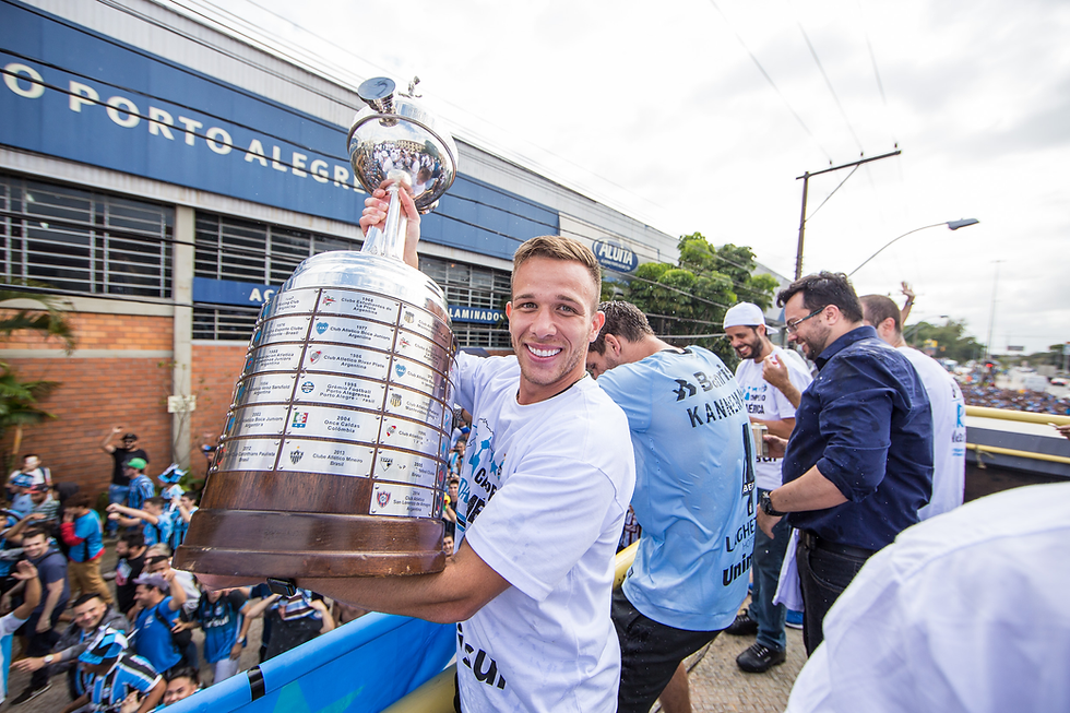Arthur Melo vuelve a Gremio tras siete temporadas.