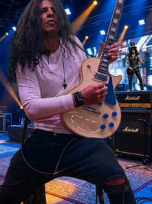 O Riff, a Cartola e a Alma de Slash: Jonathan Lennon no Nightrain Club (A Melhor Banda Cover de Guns N' Roses em São Paulo e no Brasil)