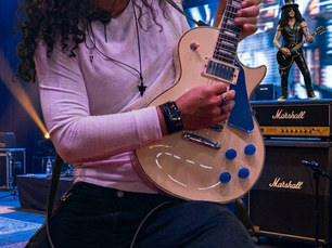 O Riff, a Cartola e a Alma de Slash: Jonathan Lennon no Nightrain Club (A Melhor Banda Cover de Guns N' Roses em São Paulo e no Brasil)