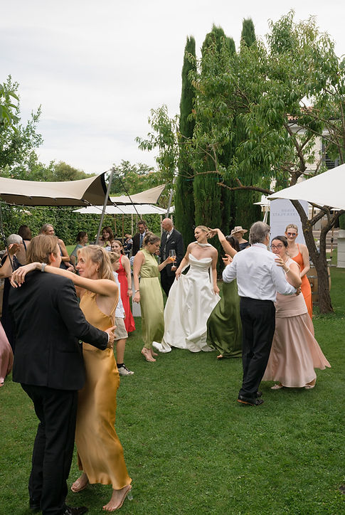 hochzeit-weingut-mussler-brautpaar-editorial-wedding-photography-pfalz