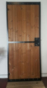 MH37, Wooden Side Gate front view