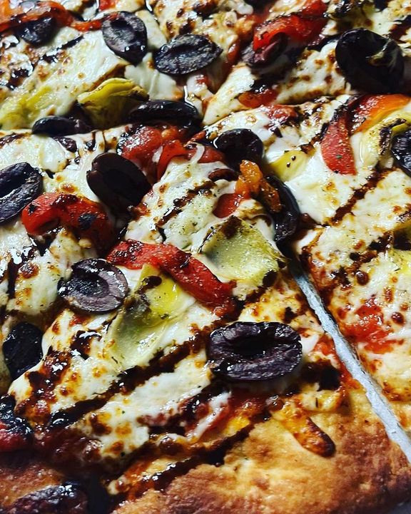 Artichoke, Kalamata Olive and Rosted red pepper pizza 