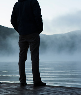 Man sucht auf Nebel
