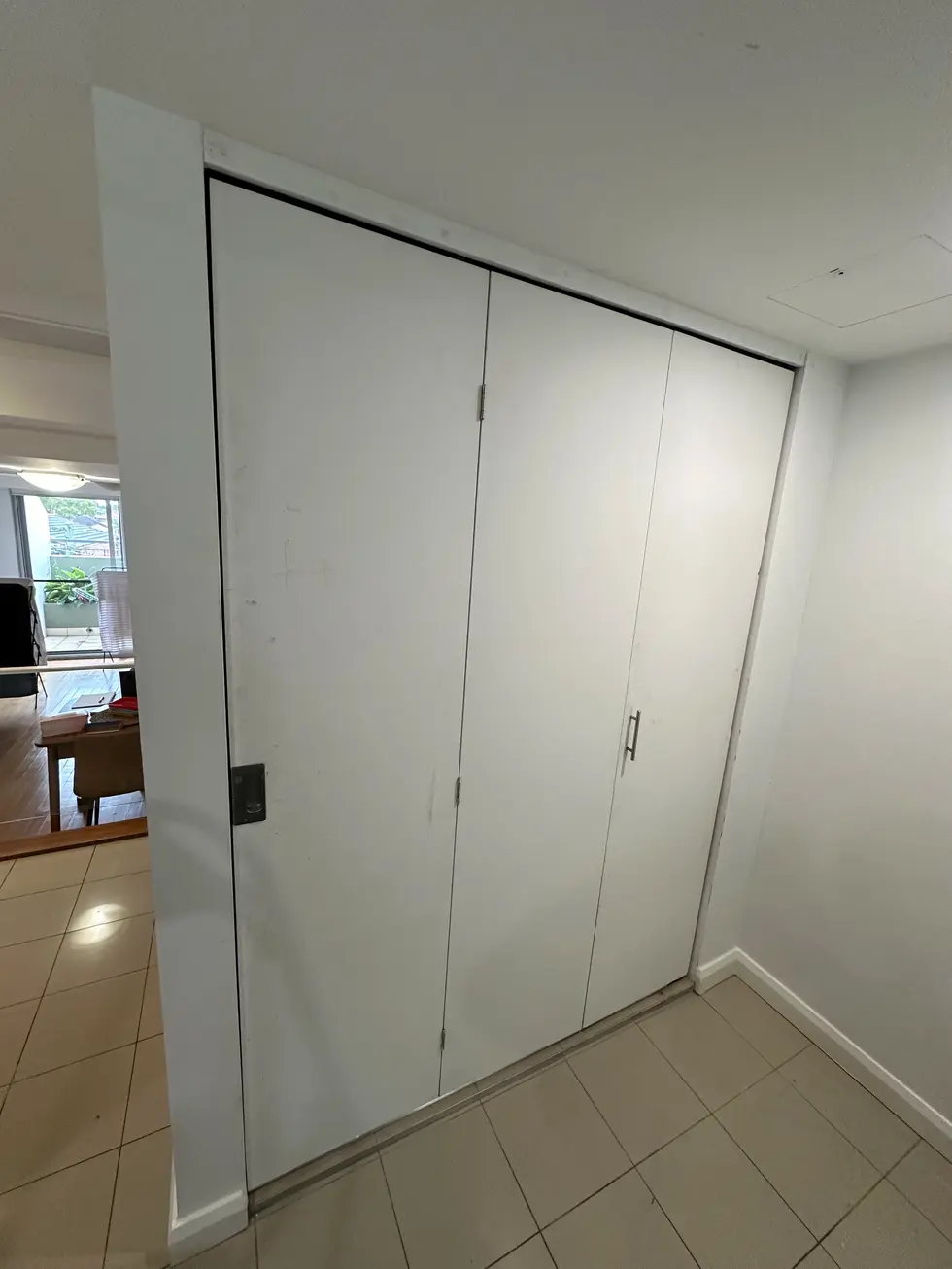 Internal Bi-Fold