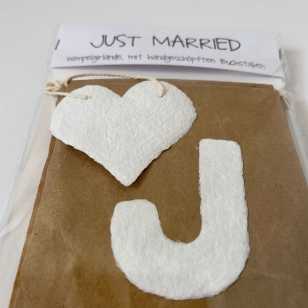 Miniaturbild: Wimpelgirlande JUST MARRIED