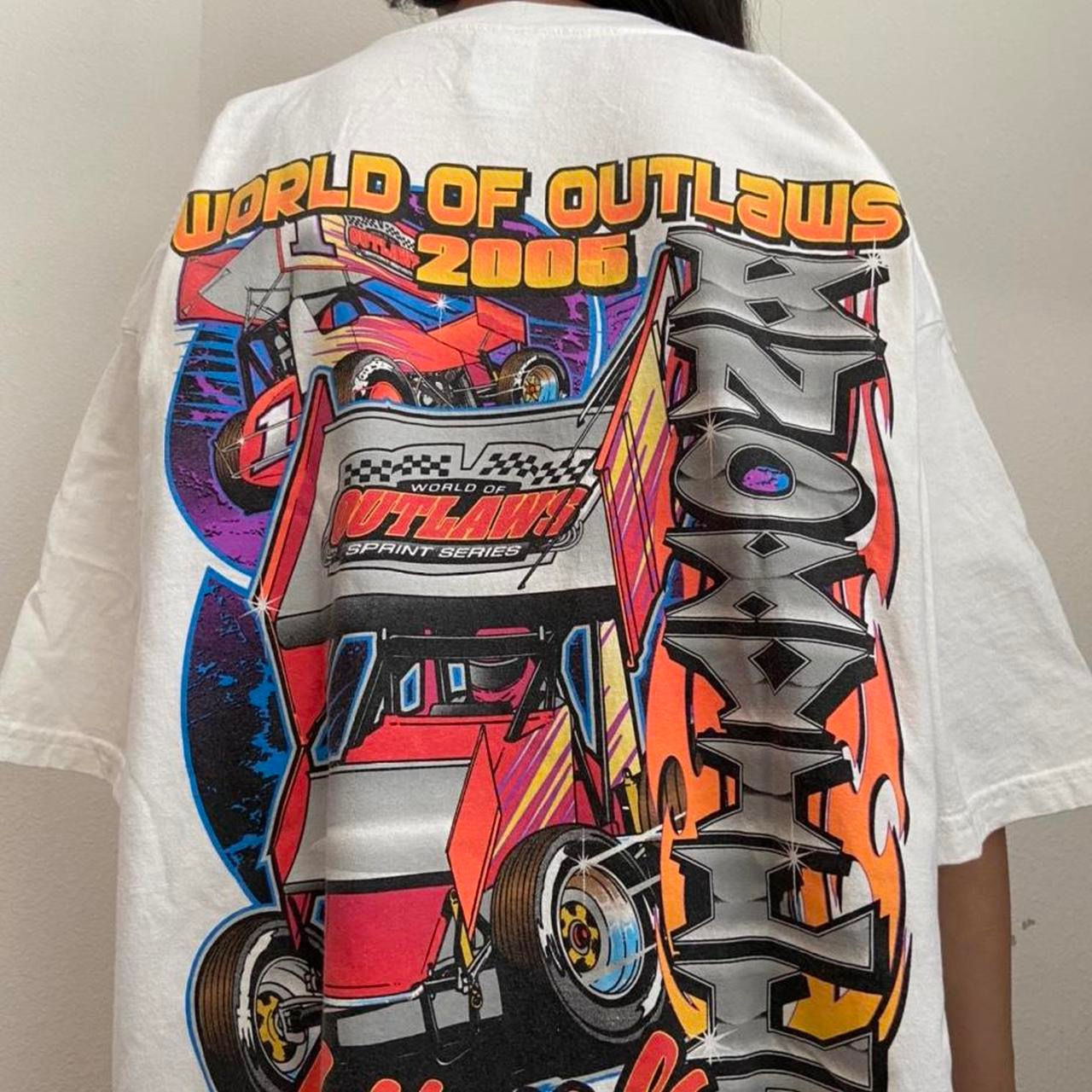 Vintage World of Outlaws 2005 Nascar Graphics White Tee Shirt