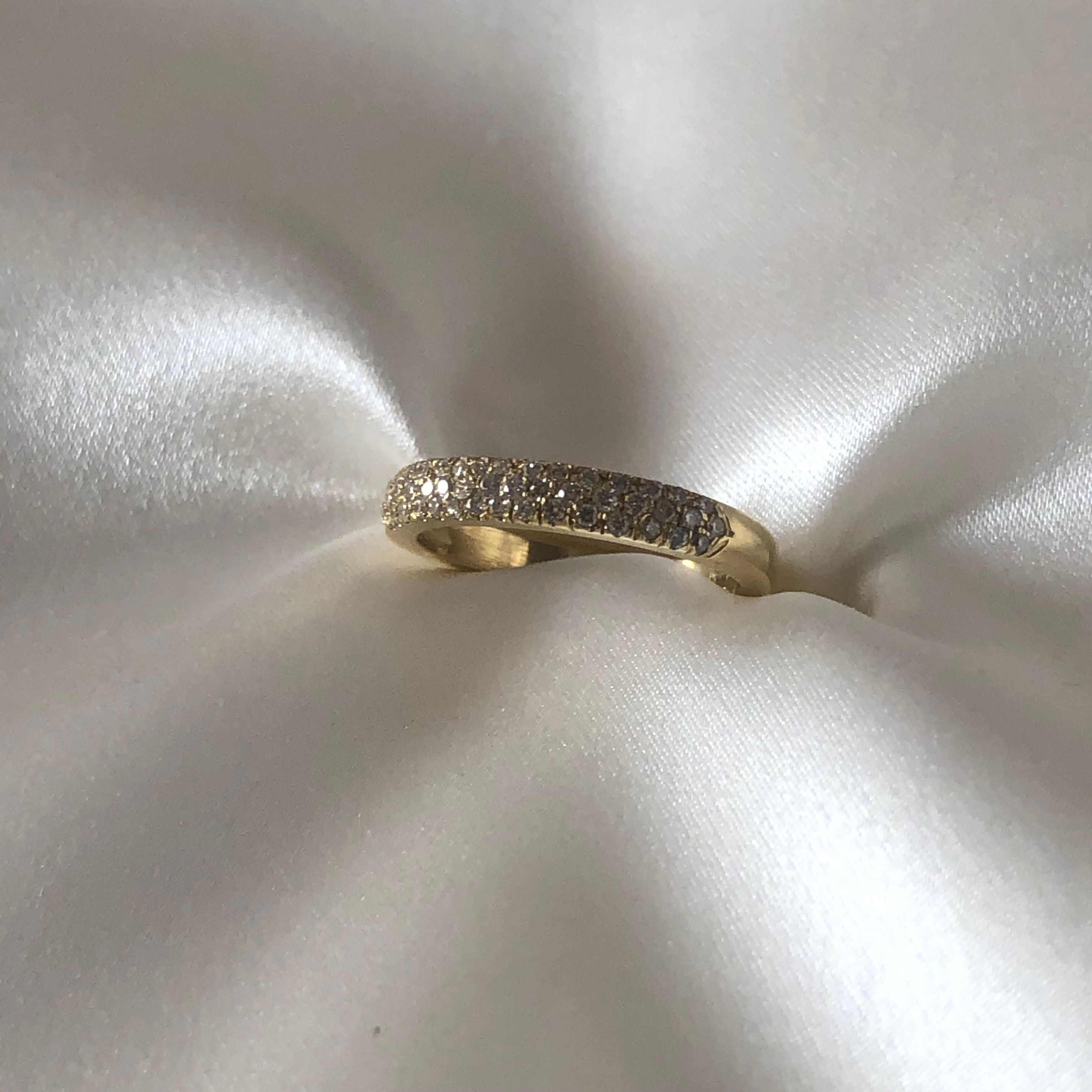 Χρυσό δαχτυλίδι κ18 με διαμάντια.