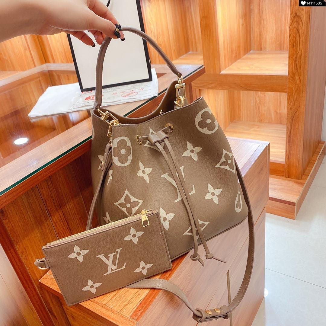 Designer Flower Bucket Bag w/wristlet