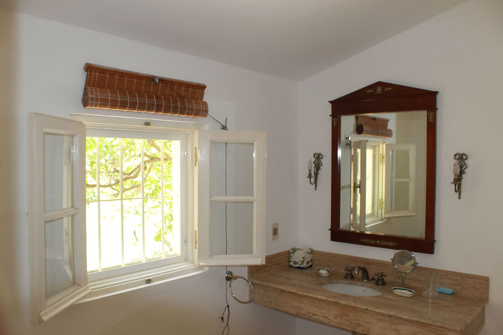 Bathroom Suite 3