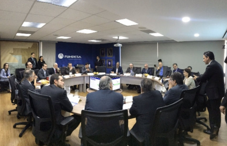 Ecosistemas de emprendimiento o centralización económica
