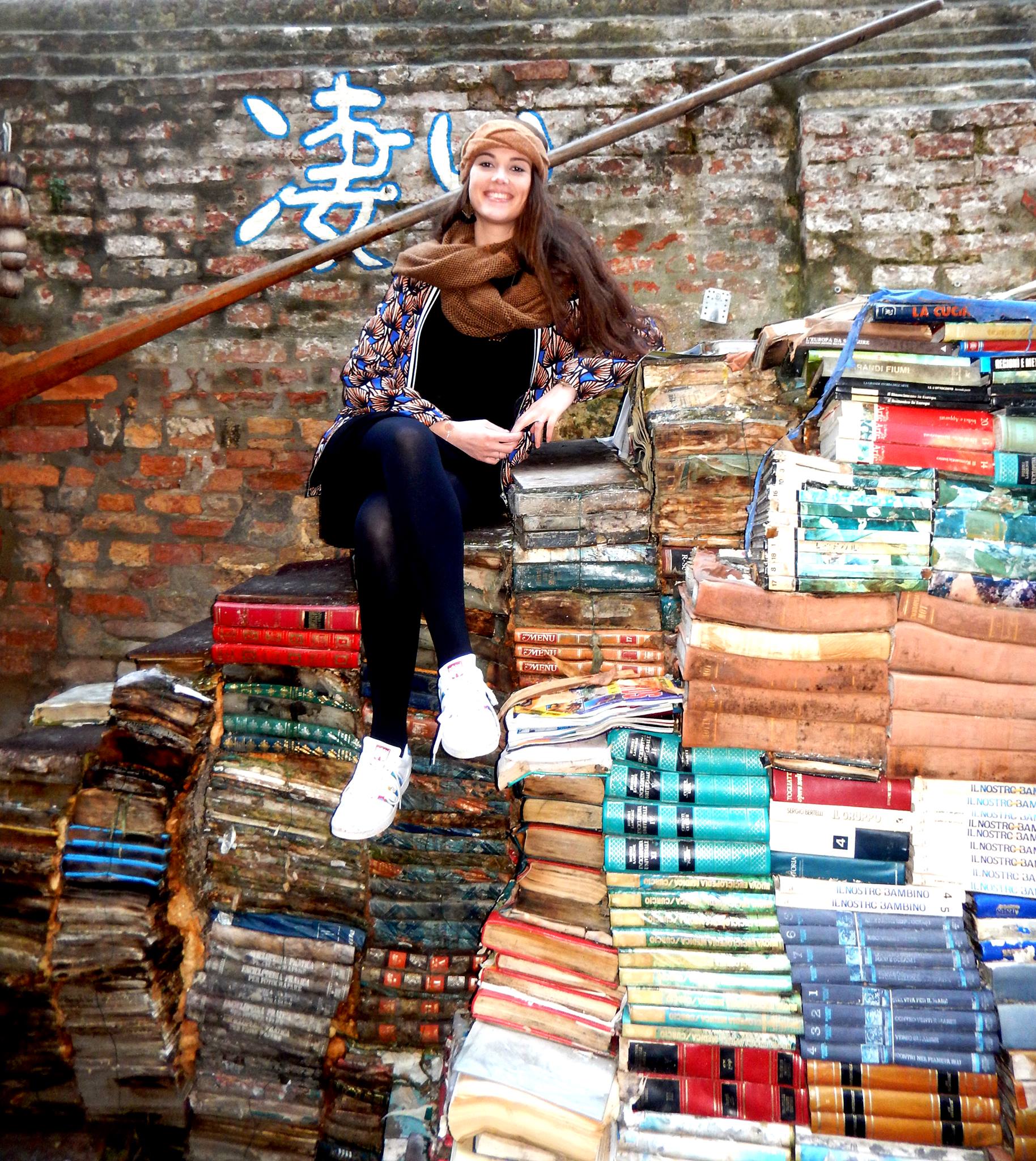 Estelle, Libraire Kube