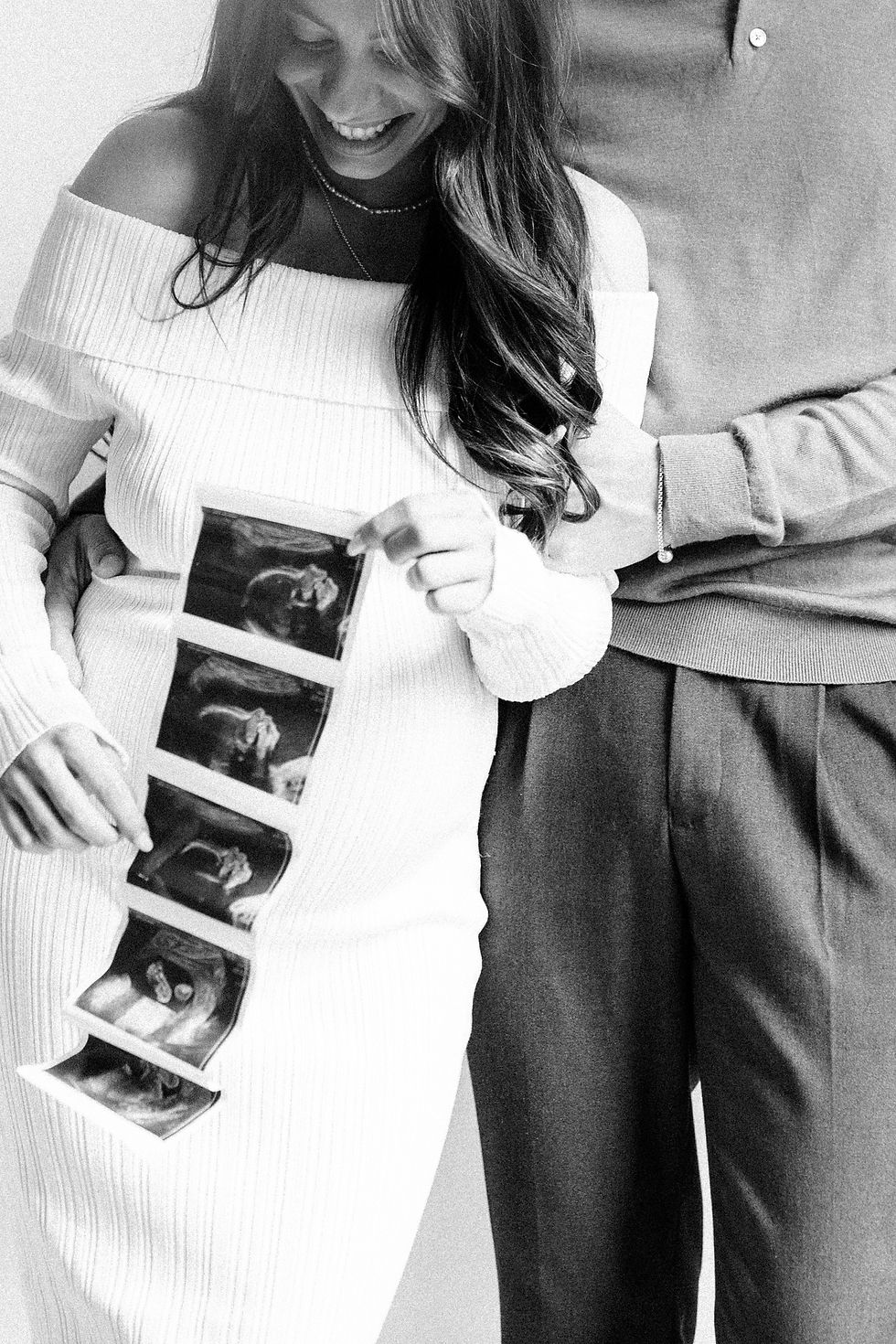 Babybauchshooting Schwarz-Weiß Ultraschallbild