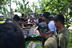 995873_3759077193531_222923333_n