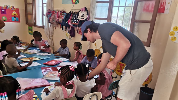 voluntariado-internacional-españa-cabo-verde-educativo-vidaedu