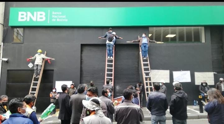 TRABAJADORES DE COTEL EXIGEN EL PAGO DE SALARIOS