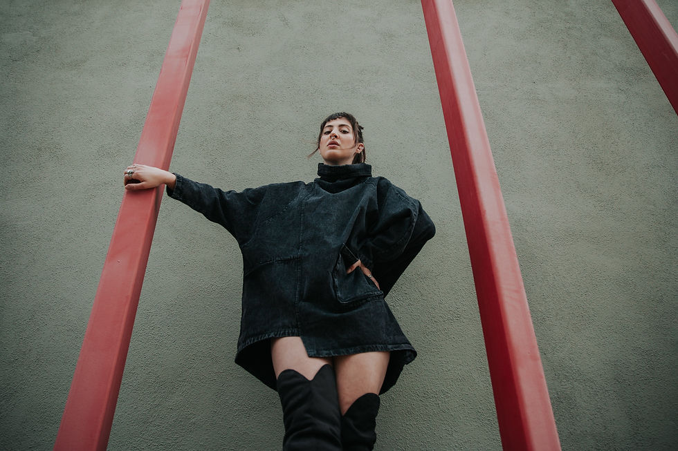Thumbnail: Reon Turtleneck Loose Denim Sweatshirt