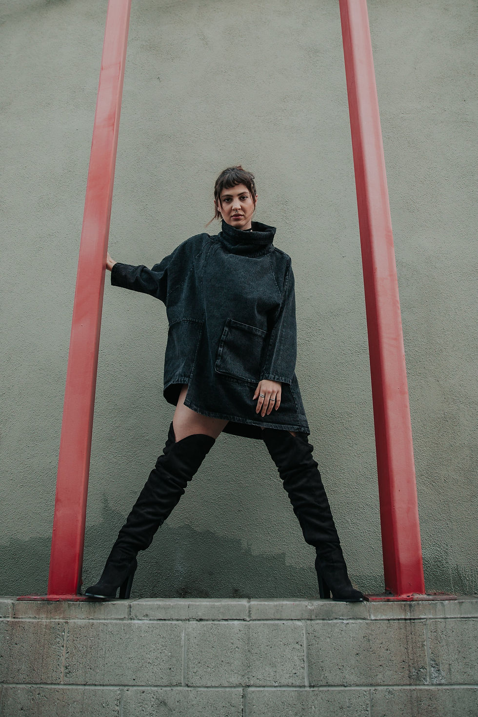 Thumbnail: Reon Turtleneck Loose Denim Sweatshirt