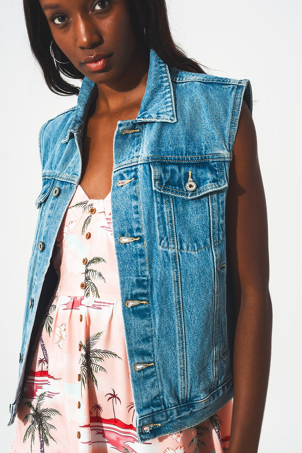 Thumbnail: Cotton Sleeveless Denim Jacket in 70s Blue