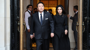 尹, 英여왕 조문 공방…여 "정상외교 왜곡" vs 야 "조문취소, 영국 왜 갔나"