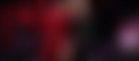 Accompagné par l’"Orchestre Mohamed Ali Kammoun", le concert a réuni un quintette vocal composé d'Abir Greyaa, Mongia Sfaxi, Mohamed Ben Salah, Oussama Nabli, et une fillette (le nom n'a pas été prononcé) ; chacun apportant sa sensibilité à cet univers musical mêlant tradition et modernité.     Élégante et souriante, la chanteuse Mongia Sfaxi a ouvert la soirée avec plusieurs titres du répertoire oriental, dont “Emta Hataaref Emta”, “Efrah Ya Albi” et “Layali el ons fi Vienna ”; œuvres de la diva Esmahane interprétées comme un clin d’œil à un public longtemps dans l’attente de cette rencontre. 