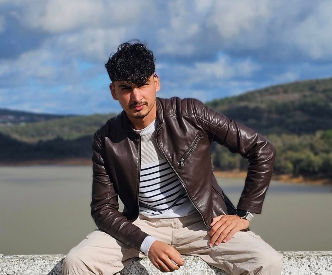 Writer: أسامة بن الحاج محمد