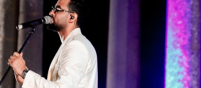 Lors de la cinquantième édition du Festival International de Dougga, ce théâtre romain emblématique de la région du nord-ouest de la Tunisie a été le témoin dimanche 12 juillet 2026 vers 22H00 d'une soirée jeune et dynamique dont le principal protagoniste est le chanteur Mortadha Ftiti. Artiste en progression Mortadha Ftiti trace bel et bien et progressivement sa réputation d'artiste de talent. Il est désormais adulé par une grande partie de la jeune génération et entraîne un phénomène d'identification. C'est actuellement le seul artiste contemporain capable d'attirer l'attention sur lui de cette manière.