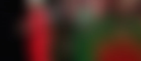 En ce sens, la grande partie de cette performance discursive sur scène veut montrer des situations, laisse observer et interroger de manière indirecte, tout de même simple, le comportement collectif et le mode de représentations des choses des individus dans la société tunisienne. Papa Noël est bien plus qu'un monodrame. C'est donc un récit sur comment ce personnage emblématique de la culture occidentale et chrétienne peut s'adapter à la manière de vivre tunisienne. Comment, par exemple, peut-il offrir des cadeaux alors qu'il n'y a pas de cheminée ?