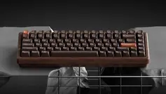 Çalışma masalarında ahşap sıcaklığı: Keychron K2 HE Özel Seri