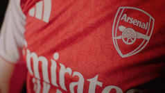 Arsenal x adidas, 25/26 sezonu iç saha formasını tanıttı: "The pulse of our club"...