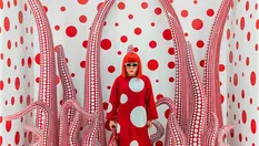 Japon sanatçı Yayoi Kusama’nın sergisi, Avustralya tarihinin en çok ziyaret edilen sanat sergisi unvanını aldı.