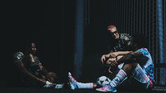 Adidas x BAPE®: Futbol ve sokak giyiminin sınırlarını kaldıran iş birliği