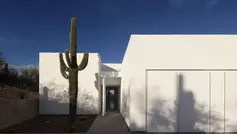 Ekstrem iklimde fonksiyonel mimari: Arizona Çölü’nde beton ve camın uyumu